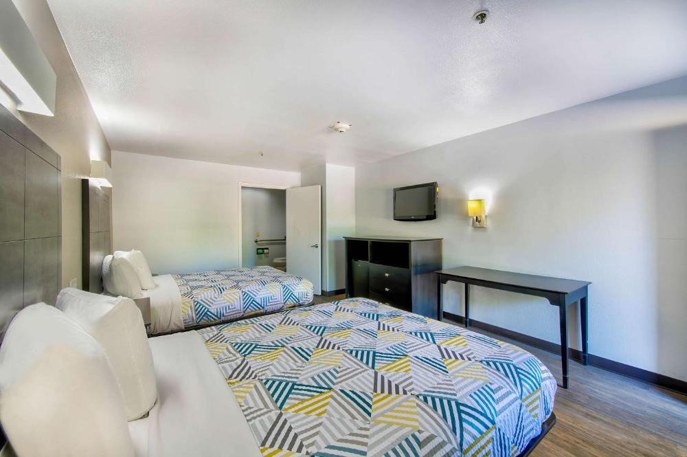 Queen Room with Two Queen Beds - Disability Access - Non-Smoking interior